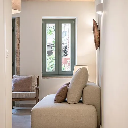 Theros Semesterbostad