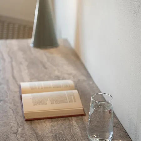 Theros Semesterbostad