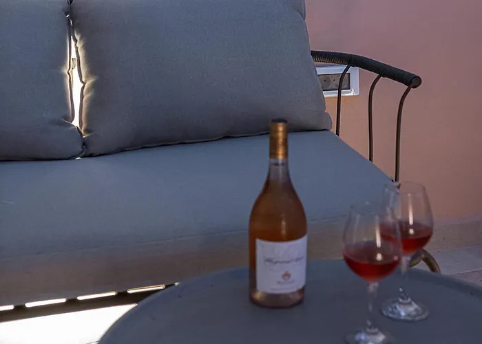 Hébergement de vacances Theros *